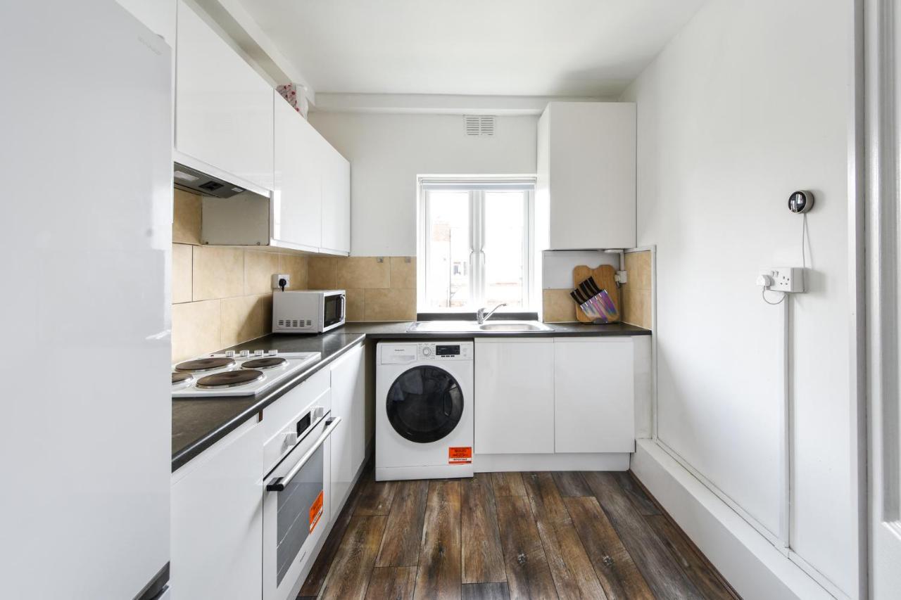 Great Spacious 2 Bedroom Flat Хендон Экстерьер фото